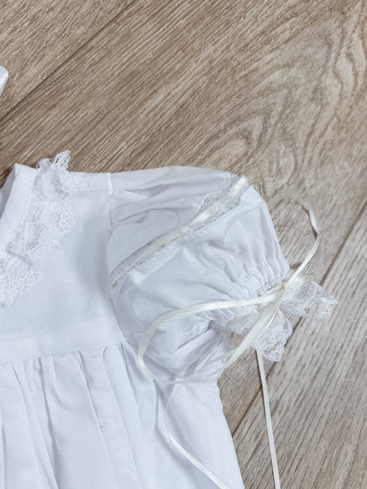 White Lace Ribbon Bubble
