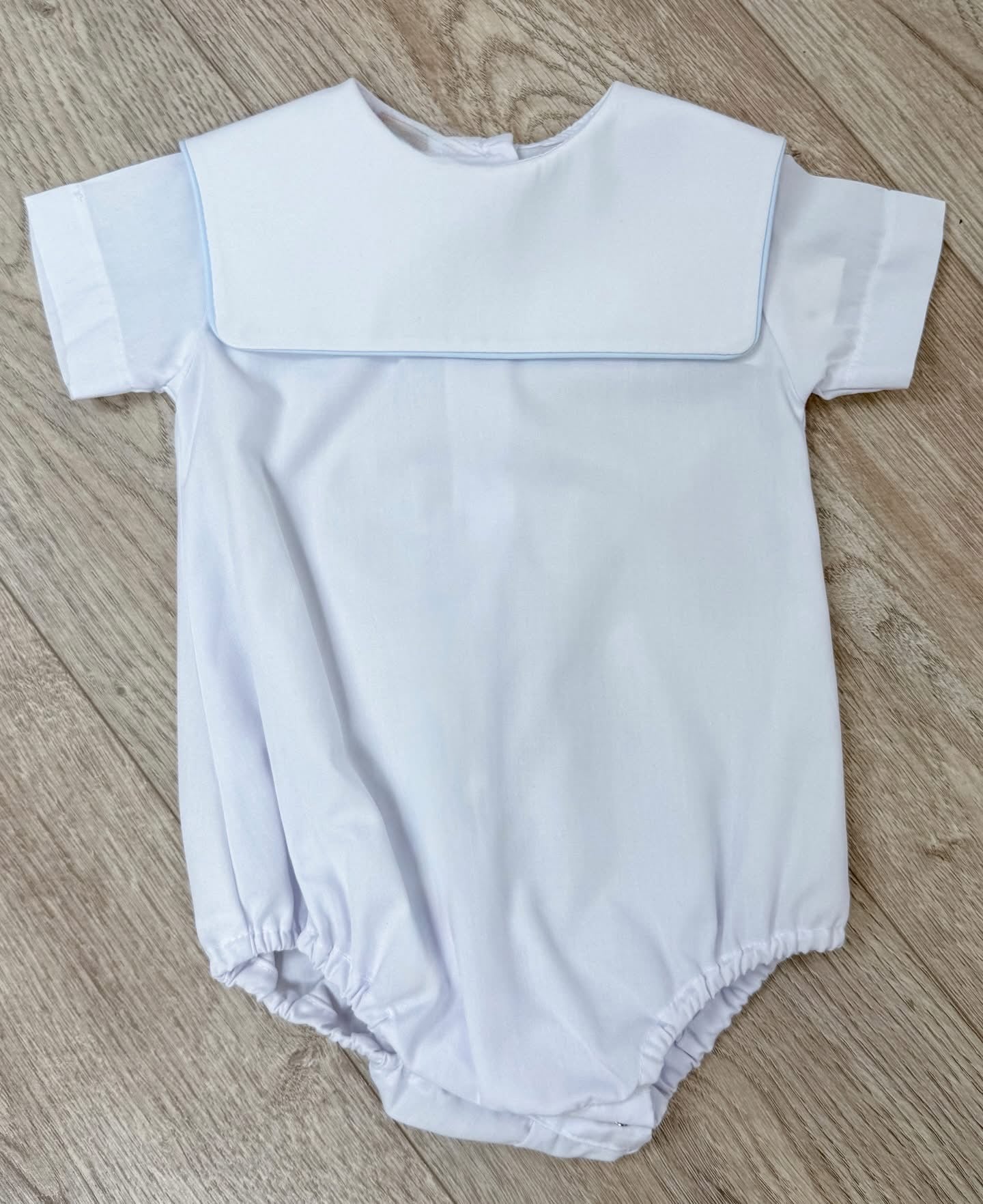 White Bubble Boy Square Collar