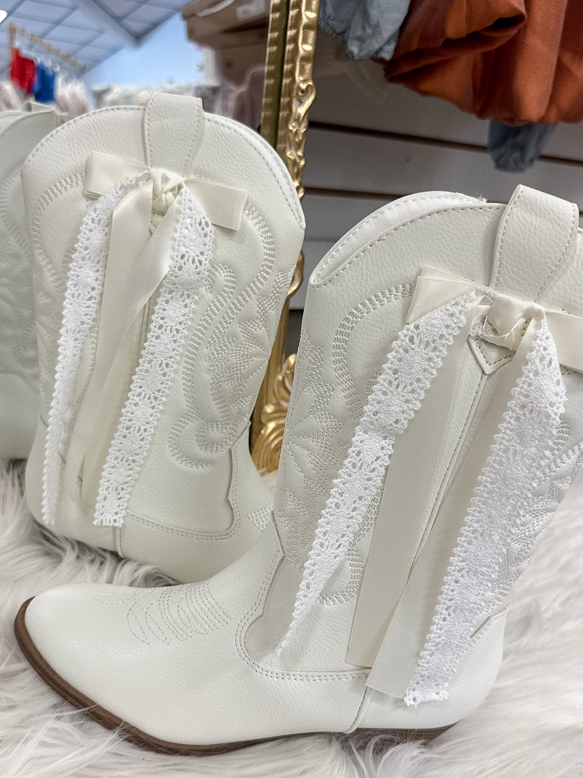 White Papatya Ribbon Boots