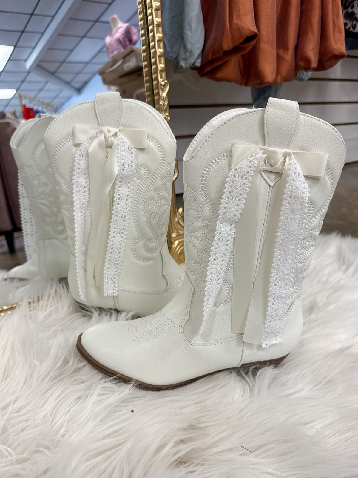 White Papatya Ribbon Boots