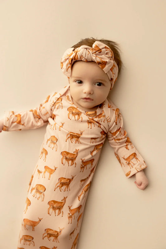 Knotted Gown , Does and Fawns
