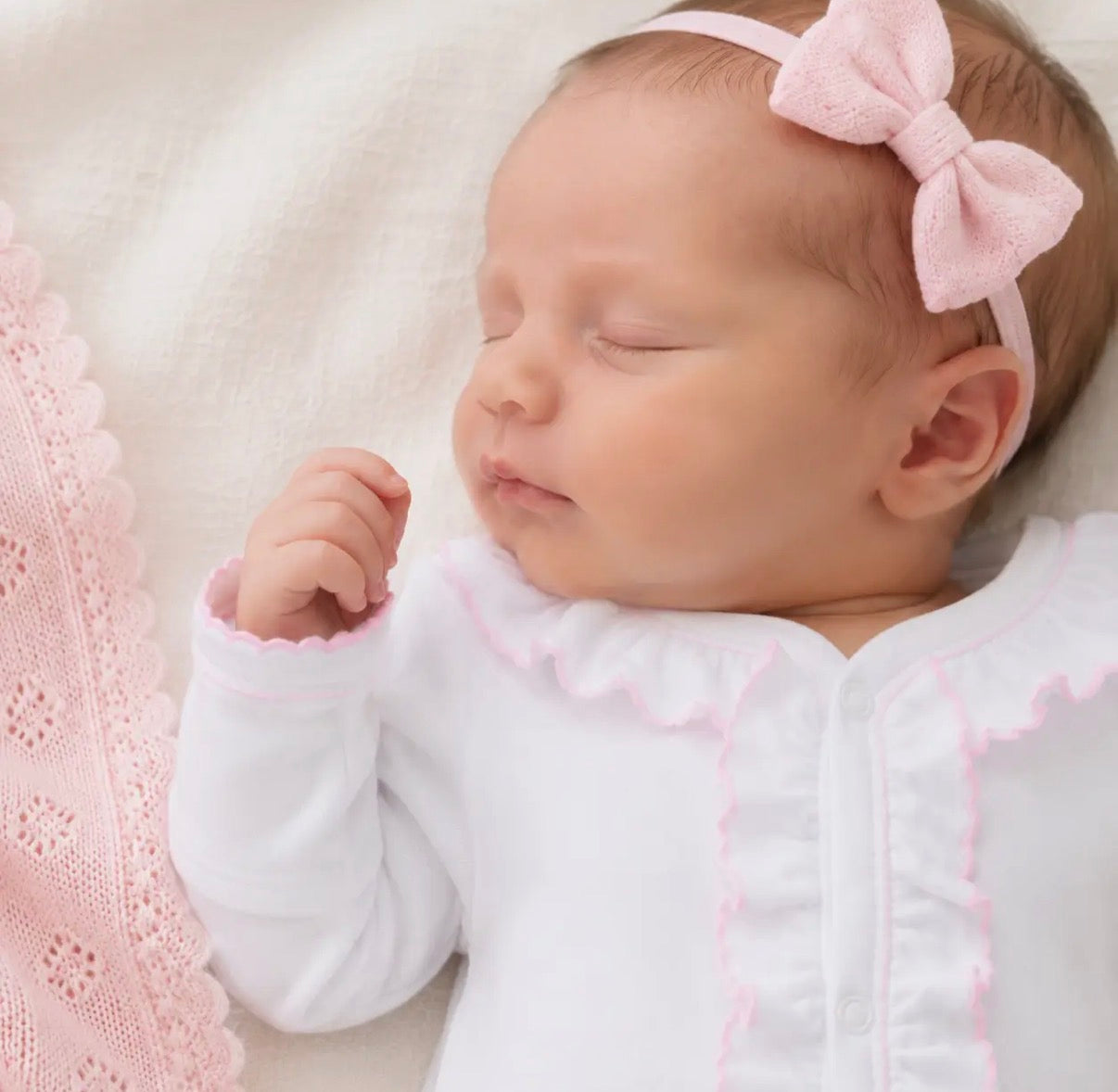 White Ruffle Converter W Pink Trim